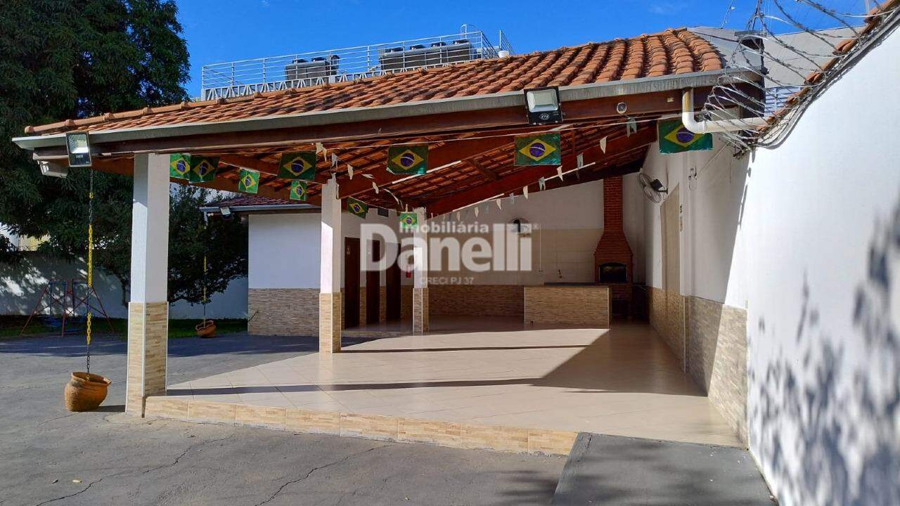 Casa em Condomínio à venda no Areao: 