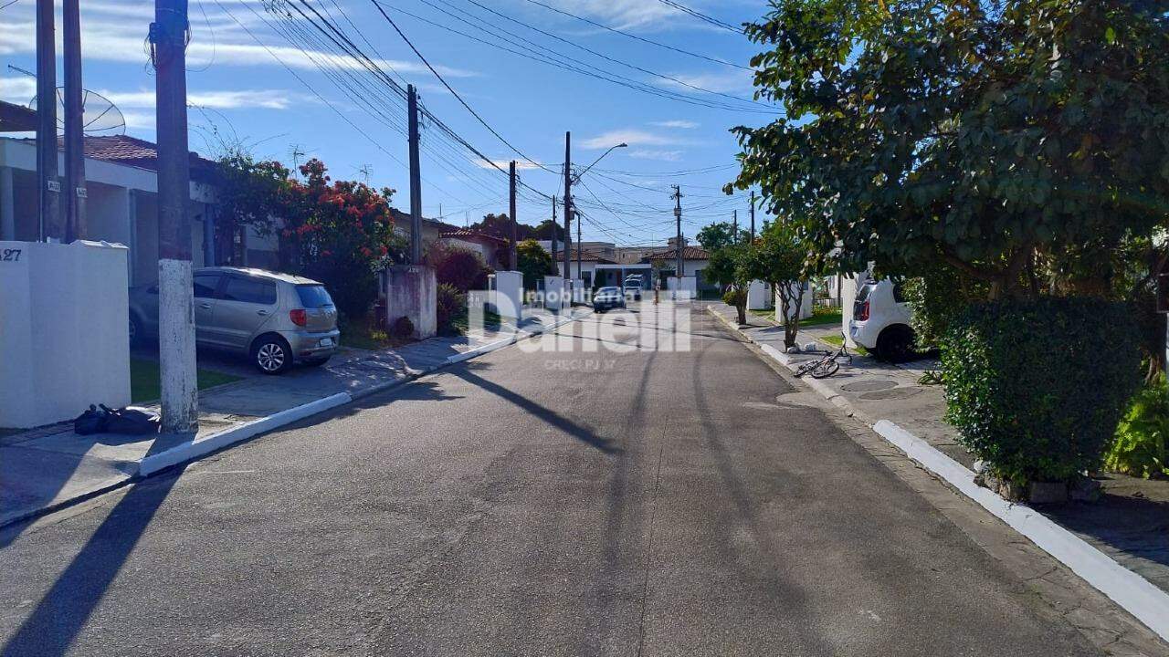 Casa em Condomínio à venda no Areao: 