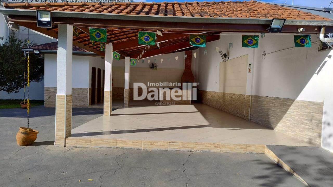 Casa em Condomínio à venda no Areao: 