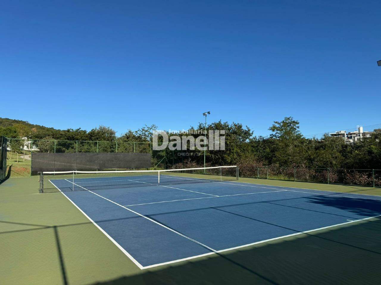Sobrado à venda no Loteamento Residencial Fazenda Casa Grande: Quadra de Tennis