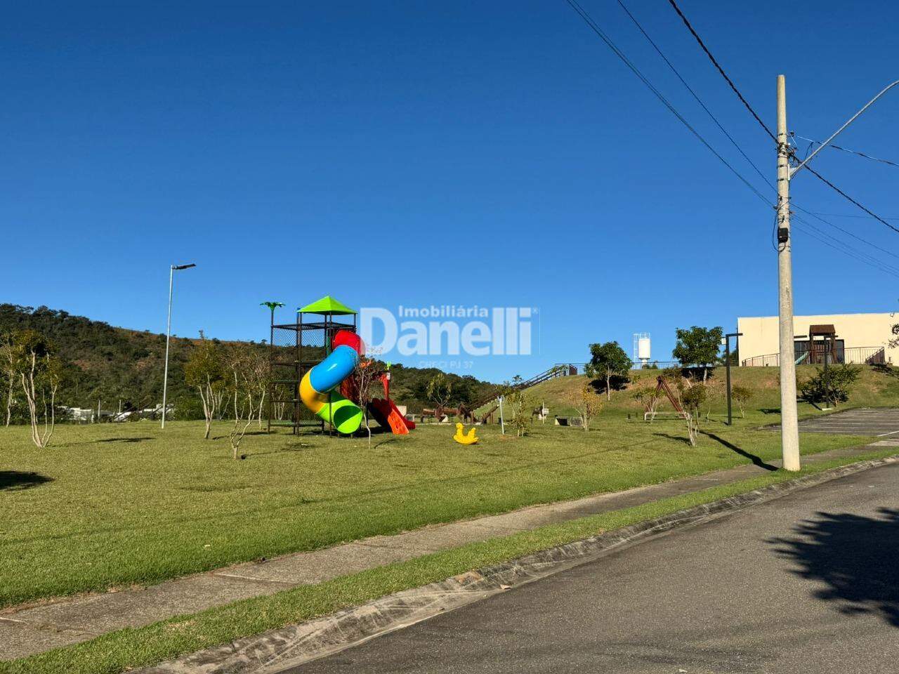 Sobrado à venda no Loteamento Residencial Fazenda Casa Grande: Palyground