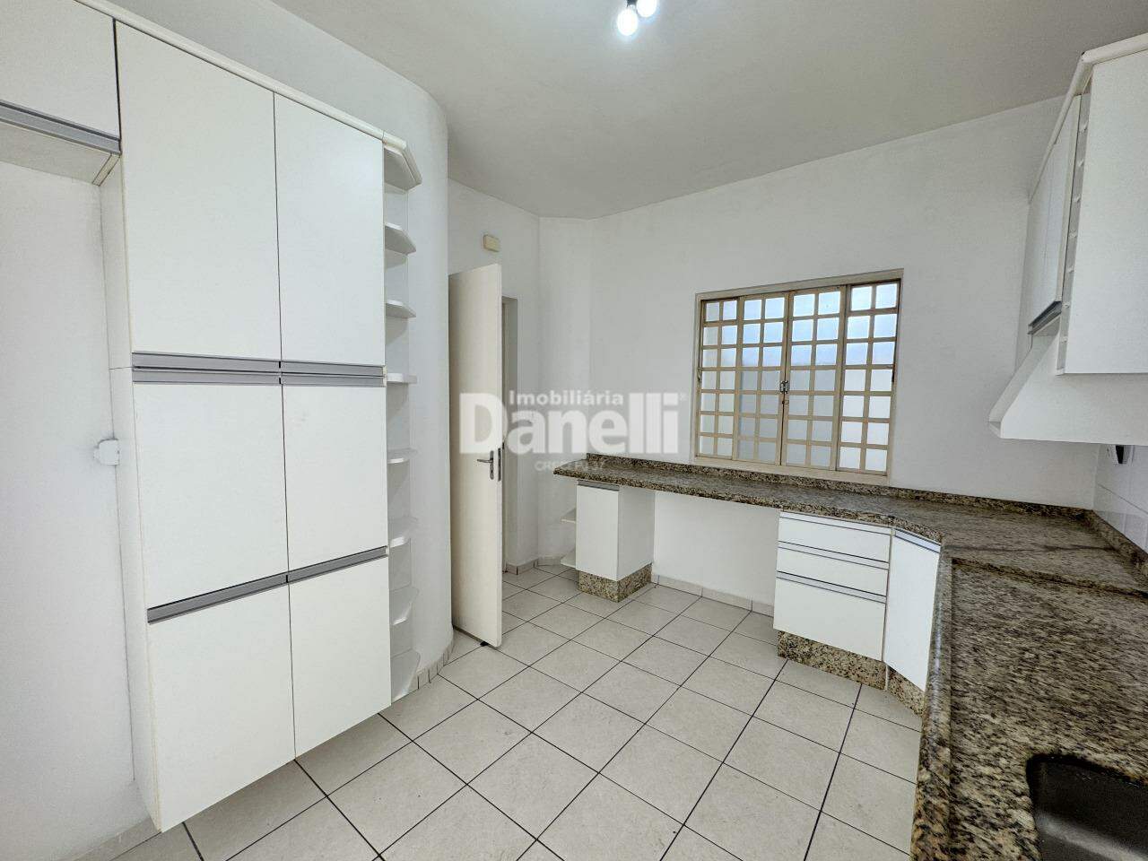 Casa em Condomínio à venda no Parque São Cristovão: 