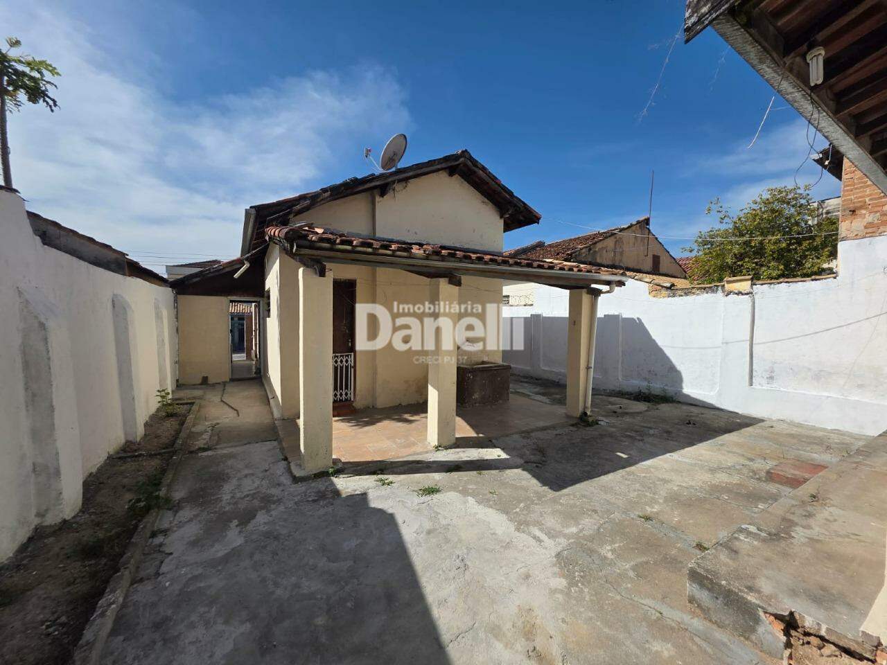 Casa à venda no Centro: 