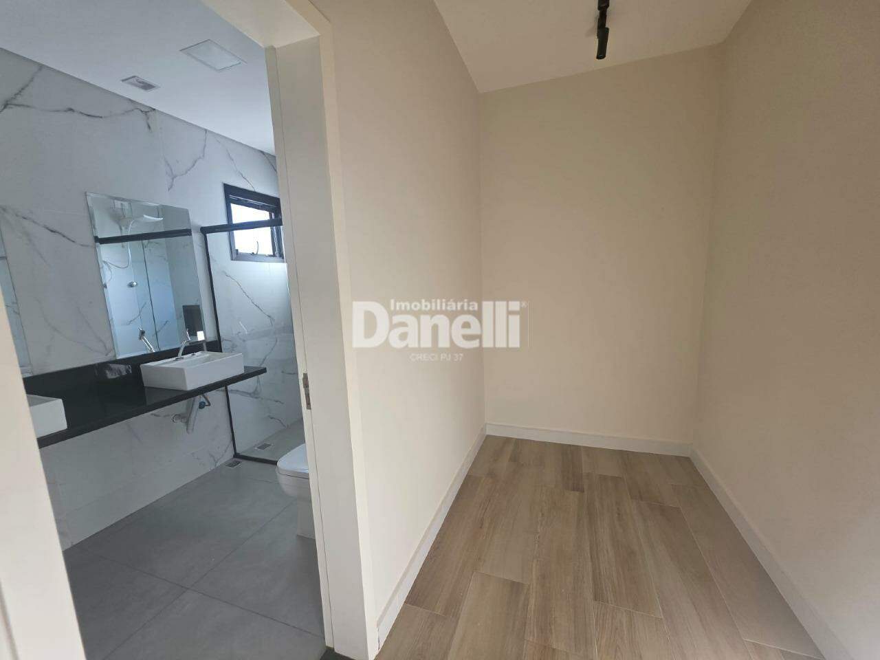 Casa em Condomínio à venda no Condomínio Residencial Tecoara: 