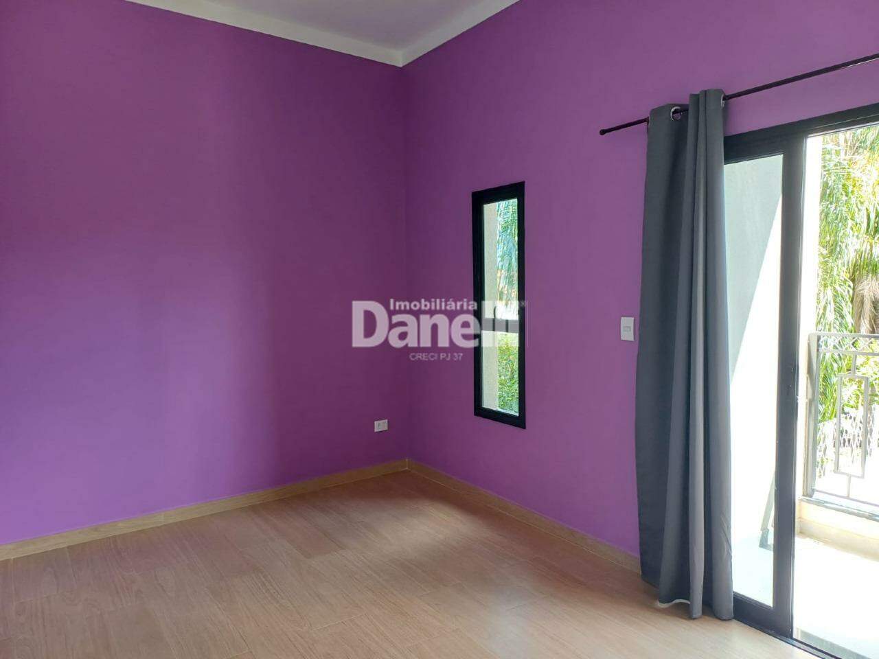 Casa em Condomínio à venda no Quiririm: 