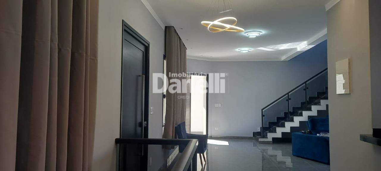 Casa em Condomínio à venda no Quiririm: 