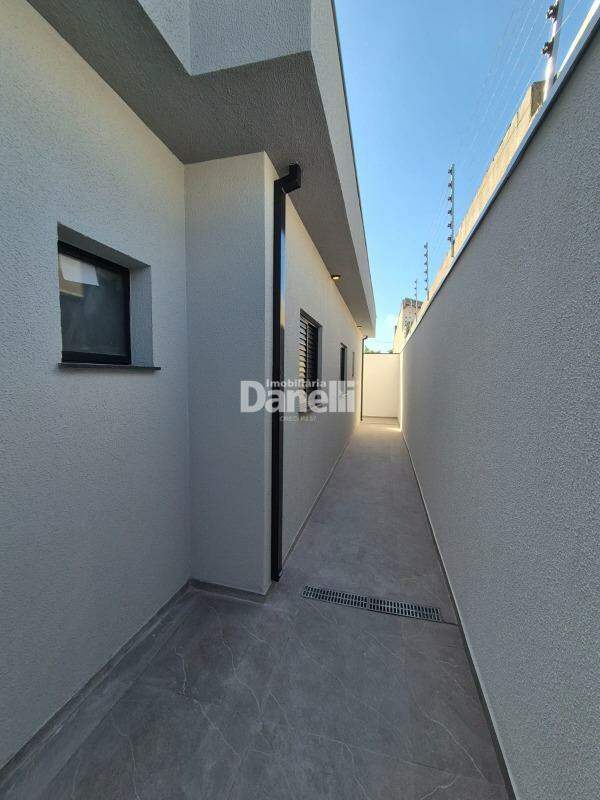 Casa à venda no Areao: 