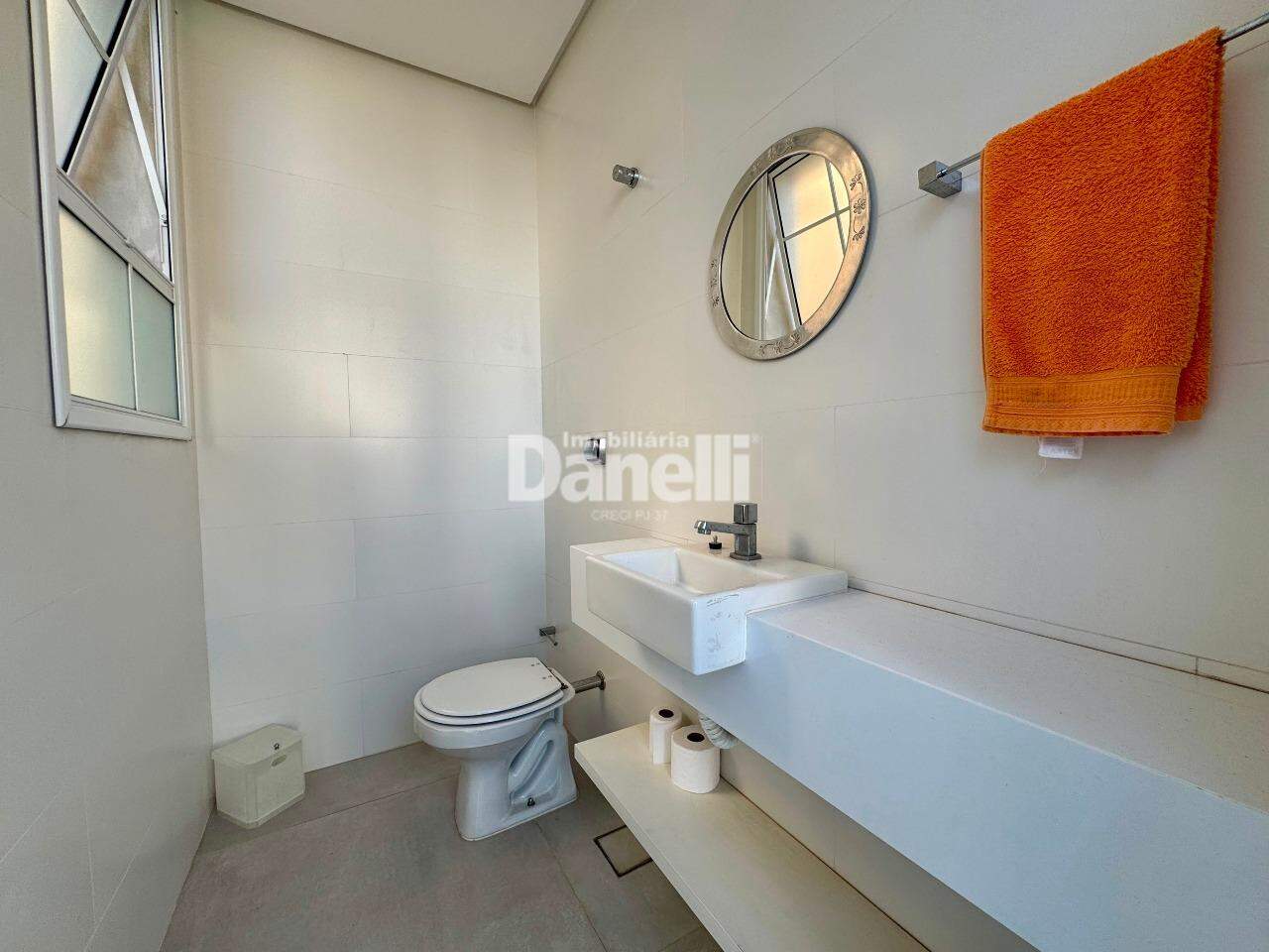 Casa em Condomínio para aluguel no Condomínio do Taubaté Village: 