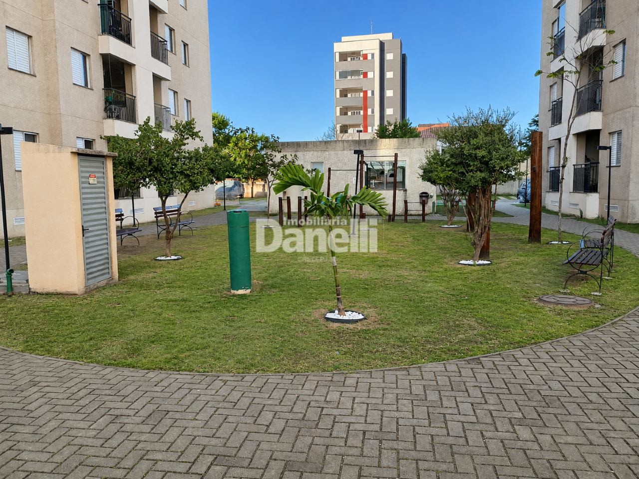 Apartamento à venda no Areao: Praça