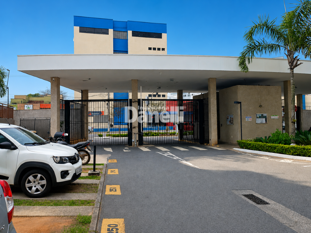 Apartamento à venda no Areao: Portaria lado interno
