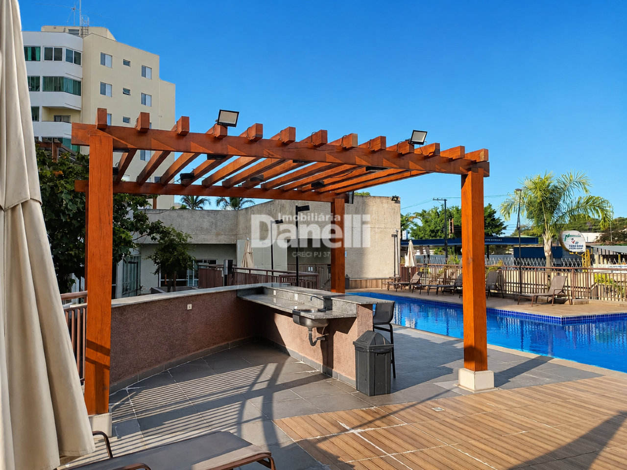 Apartamento à venda no Areao: Bar/Piscina