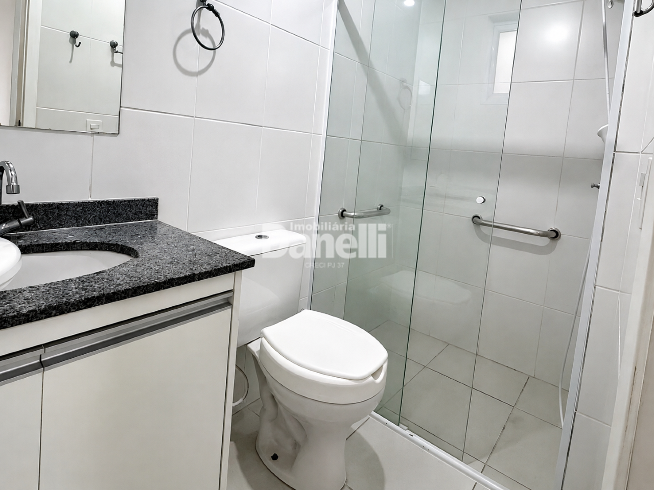 Apartamento à venda no Areao: Banheiro suíte