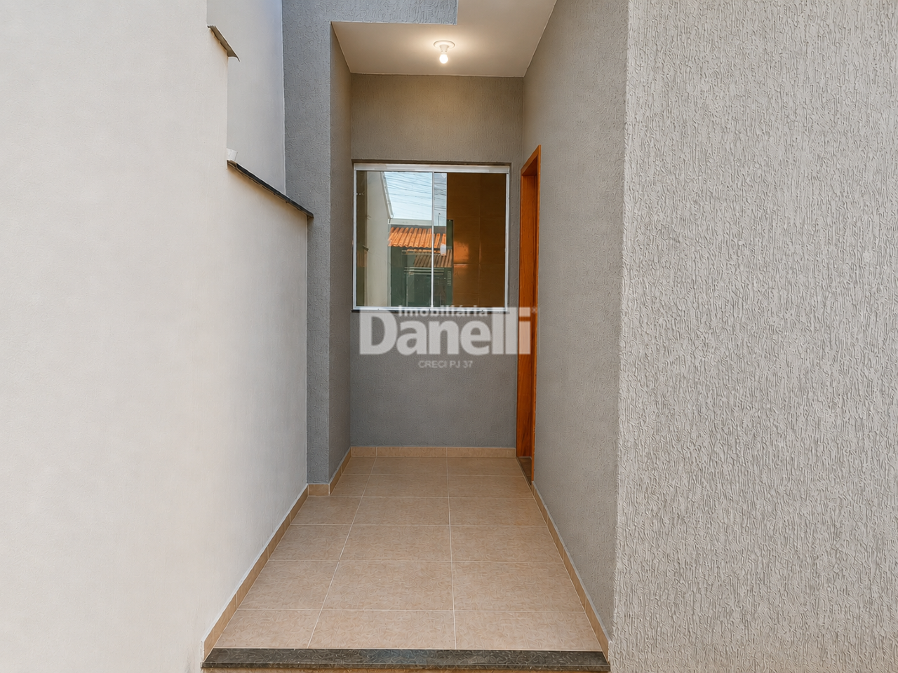 Casa à venda no Morada dos Nobres: Corredor Entrada