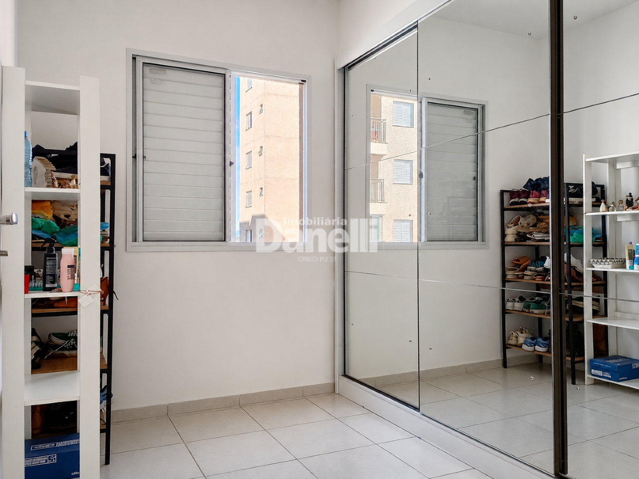 Apartamento à venda no Areao: Quarto Solteiro 2