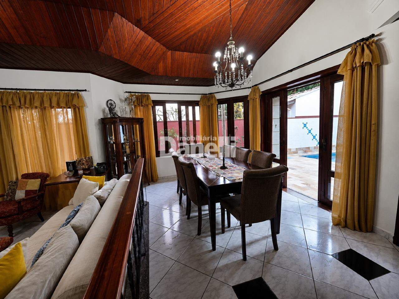 Casa em Condomínio à venda no Condomínio Village Taubaté: 
