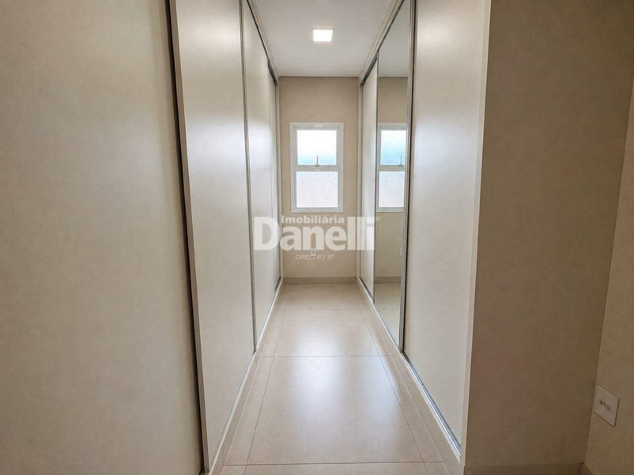 Casa em Condomínio à venda no Condomínio San Marco: Closet da Suíte Master