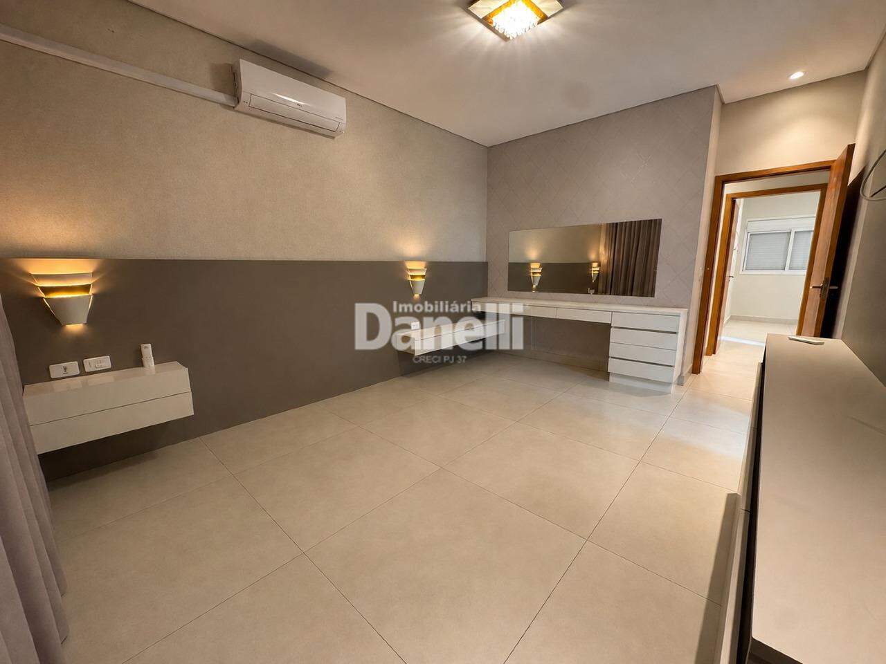 Casa em Condomínio à venda no Condomínio San Marco: Suíte Master