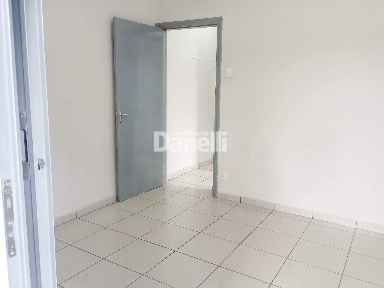 Sobrado à venda no Centro: Quarto com Sacada - Frente