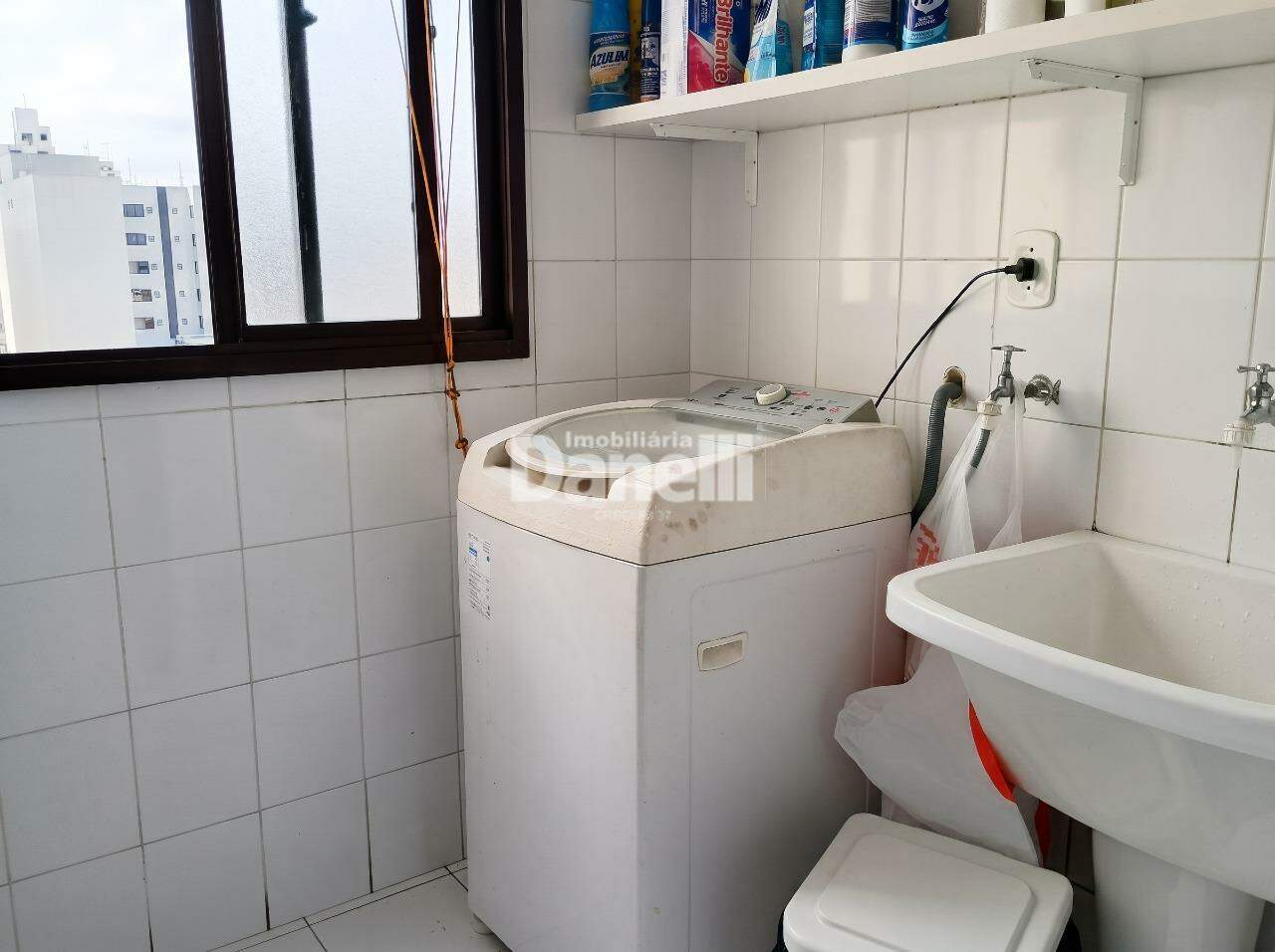Apartamento à venda no Centro: Área de Serviço