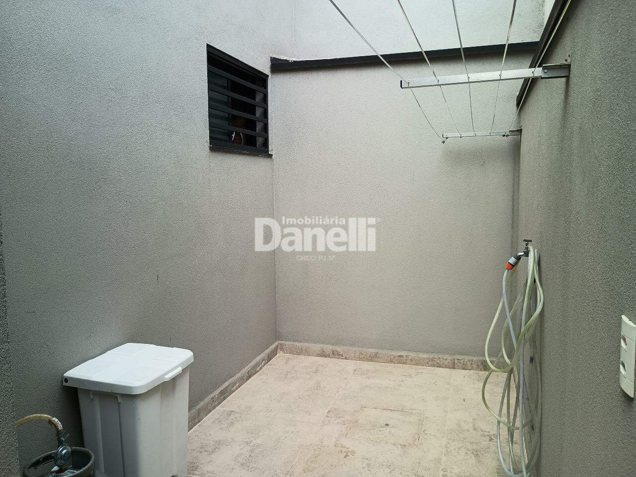 Casa à venda no Jardim do Lago I: Quintal Fundos