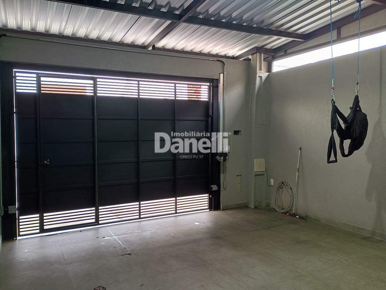 Casa à venda no Jardim do Lago I: Garagem