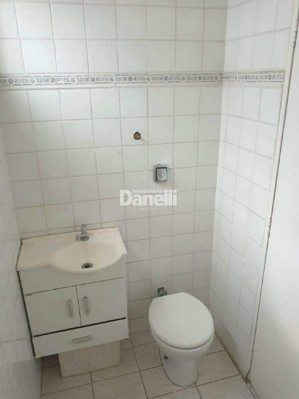 Prédio para aluguel no Centro: 