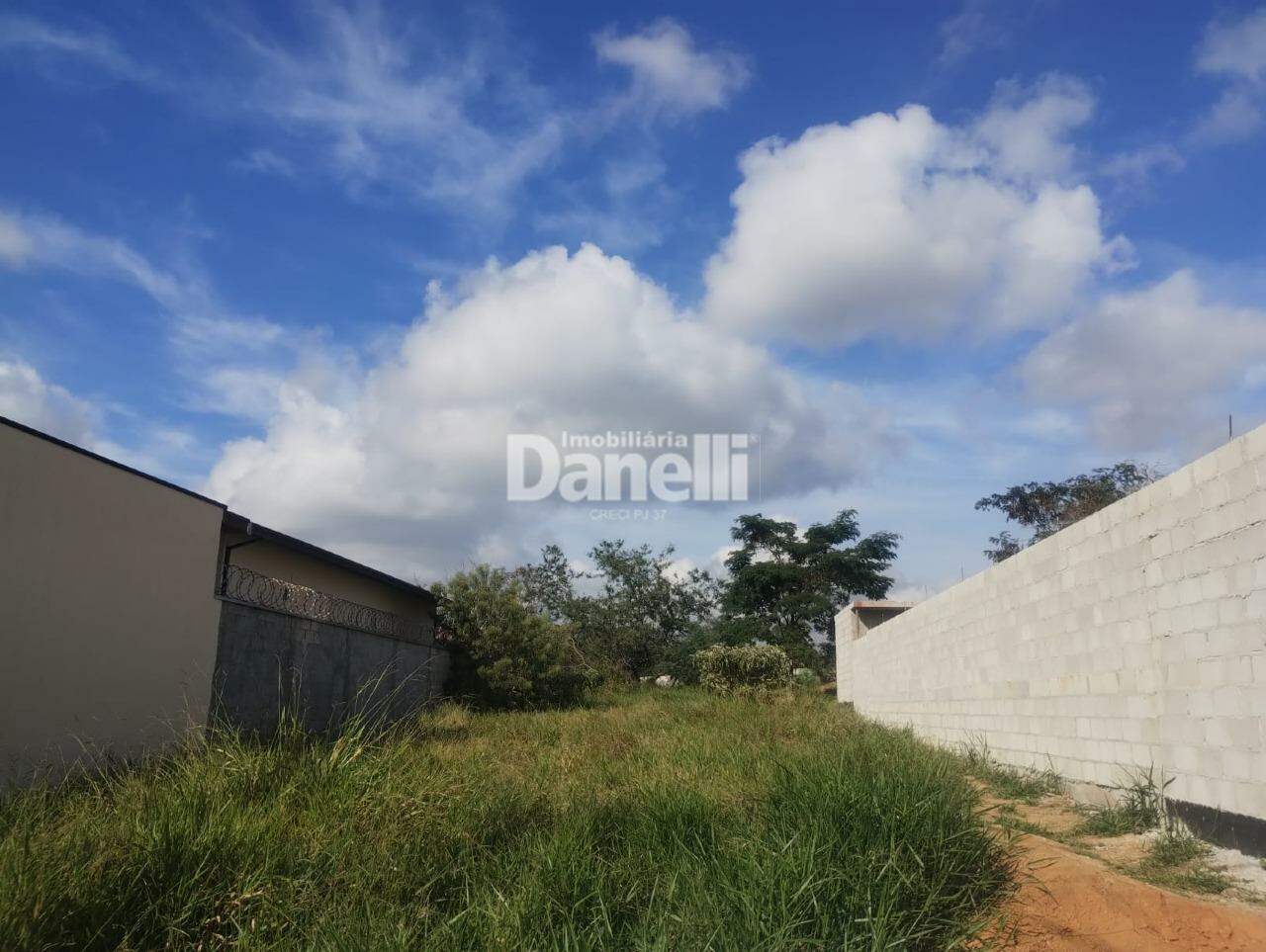 Lote à venda no Residencial Antares: 