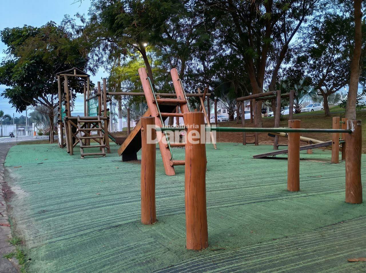 Casa em Condomínio à venda no Vale dos Cristais: Playground