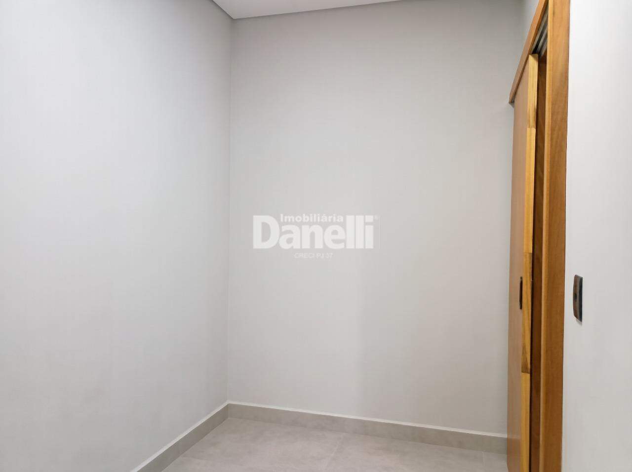 Casa em Condomínio à venda no Vale dos Cristais: Closet