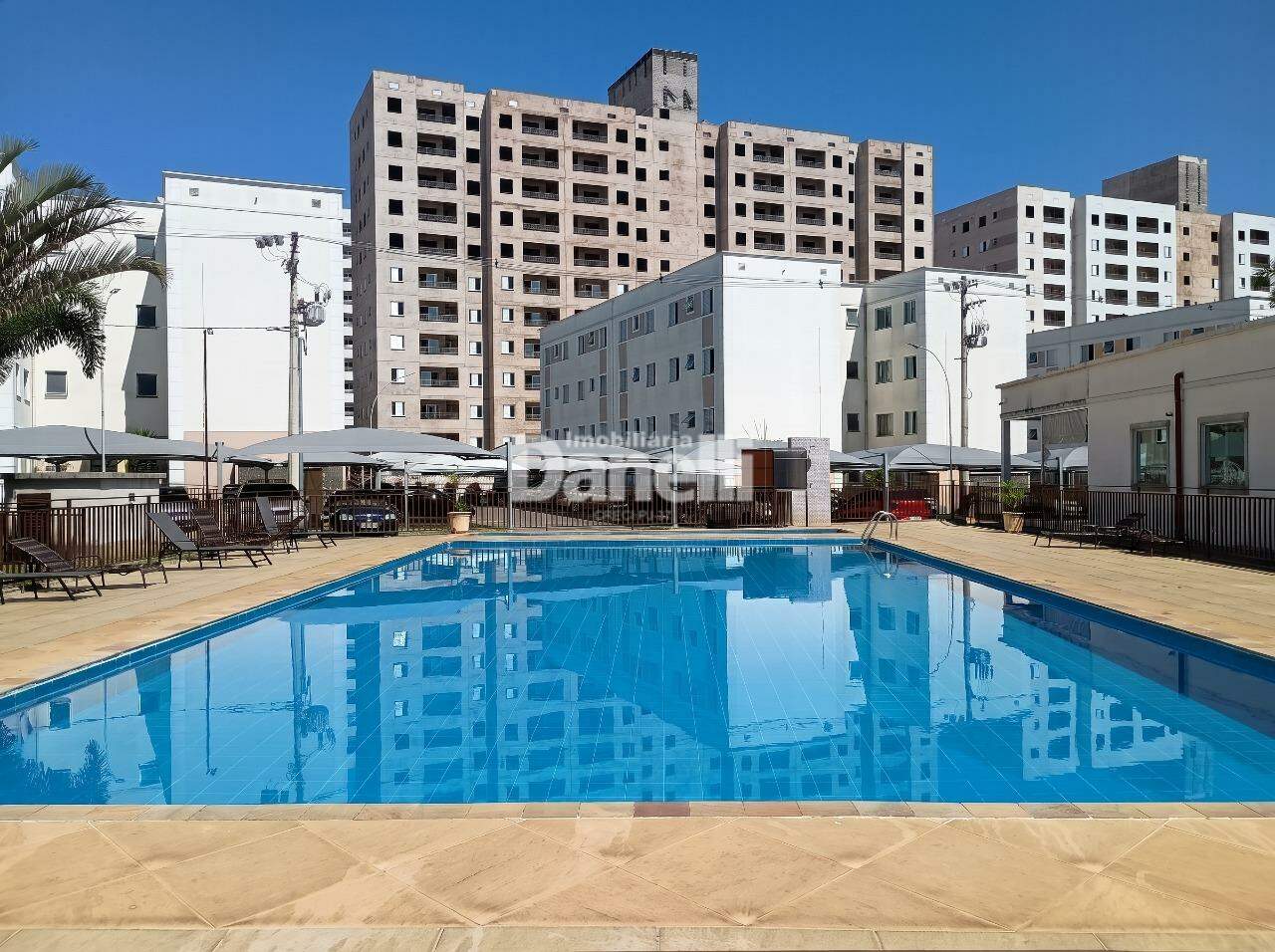 Apartamento à venda no Jardim Gurilândia: Piscina
