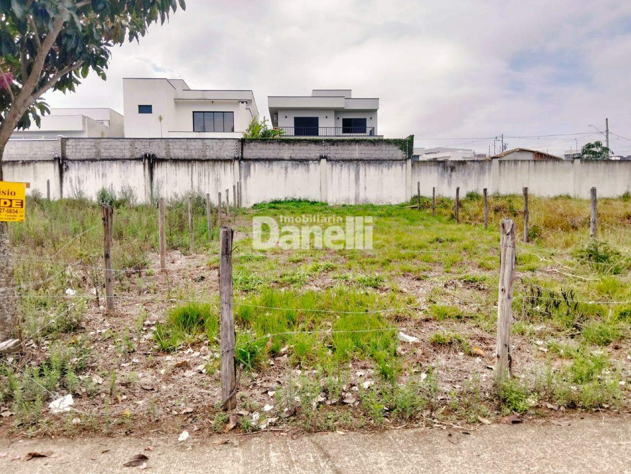 Lote à venda no Vale dos Cristais: 