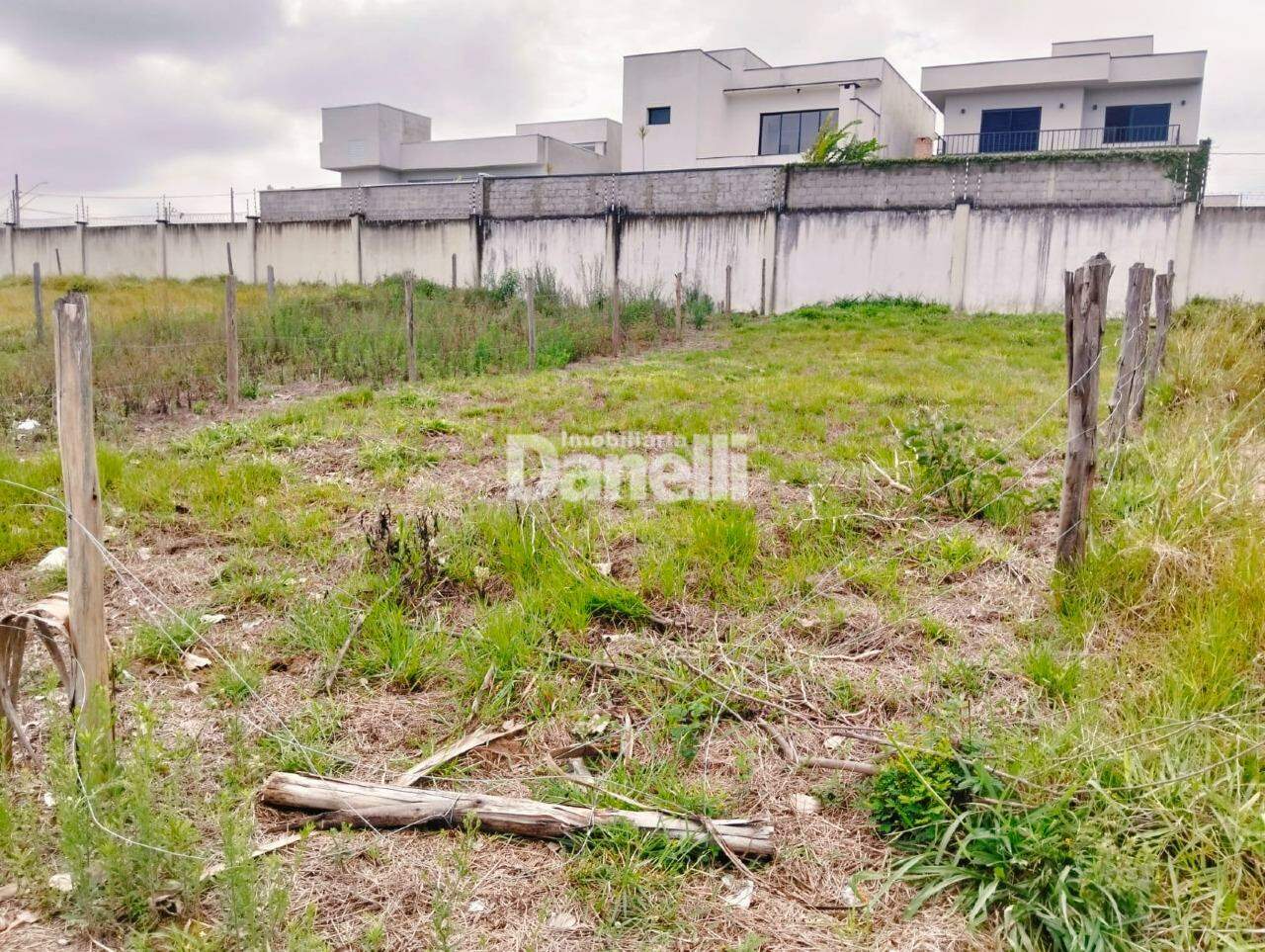 Lote à venda no Vale dos Cristais: 