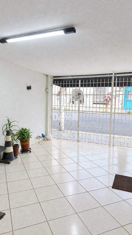 Ponto Comercial à venda no Centro: Sala de espera/Garagem