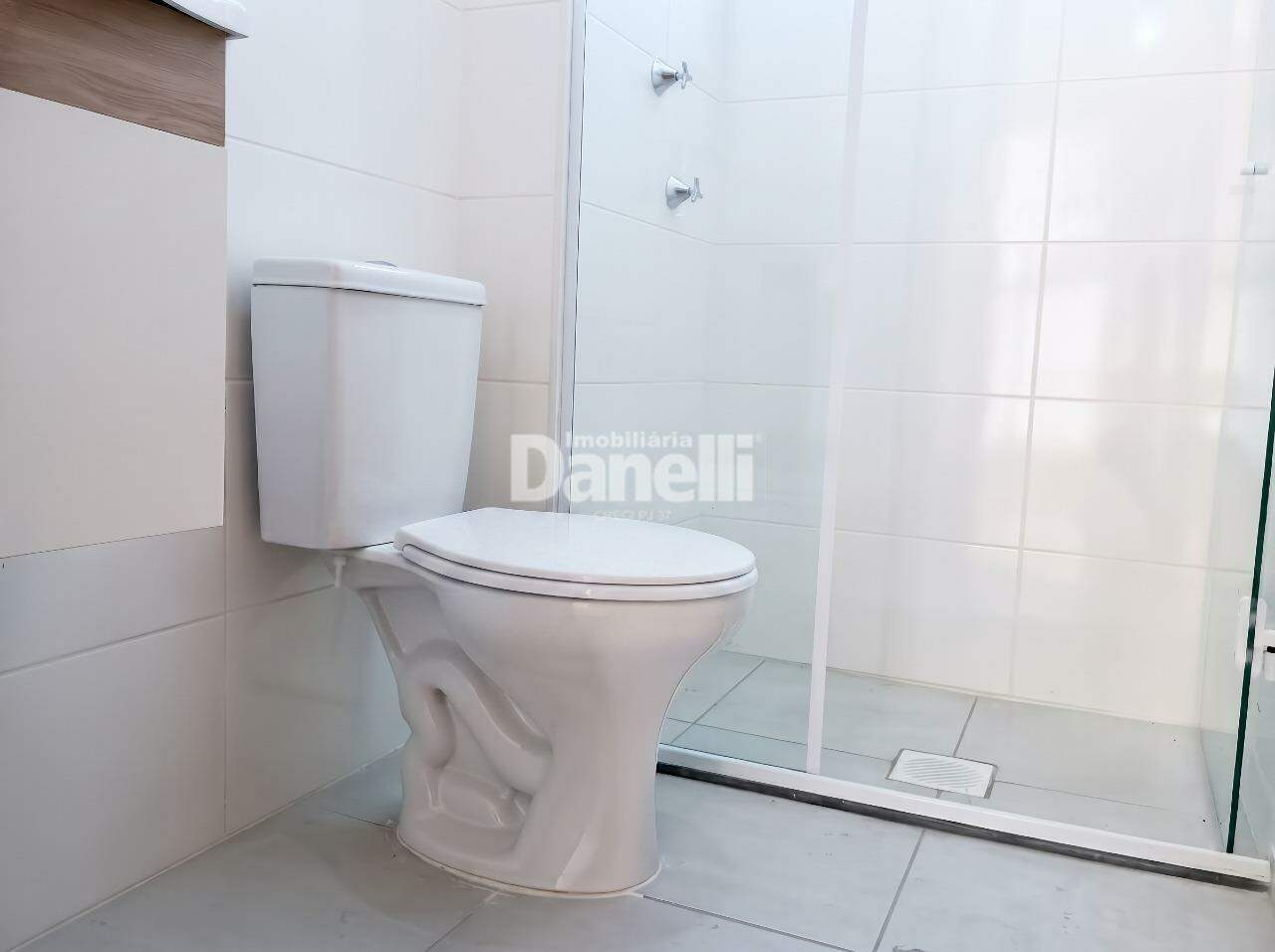 Apartamento à venda no Piracangaguá: Banheiro