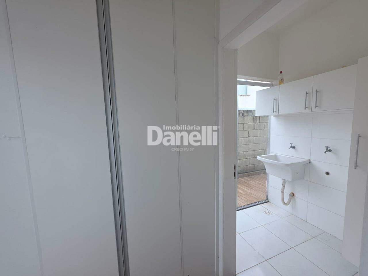 Casa em Condomínio à venda no Vila Areão: 