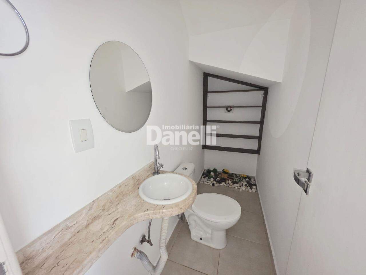 Casa em Condomínio à venda no Vila Areão: 