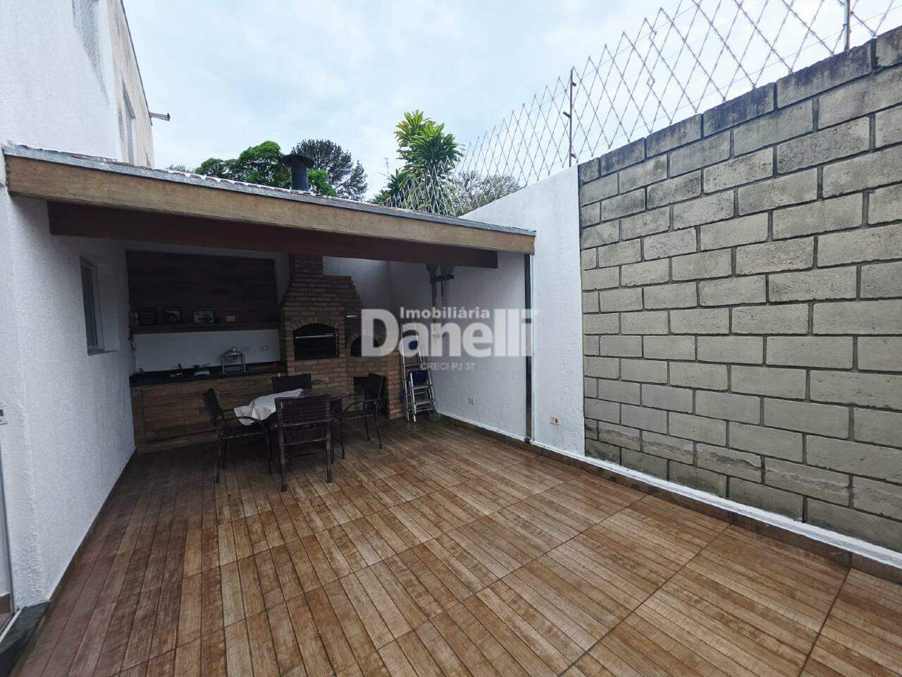 Casa em Condomínio à venda no Vila Areão: 