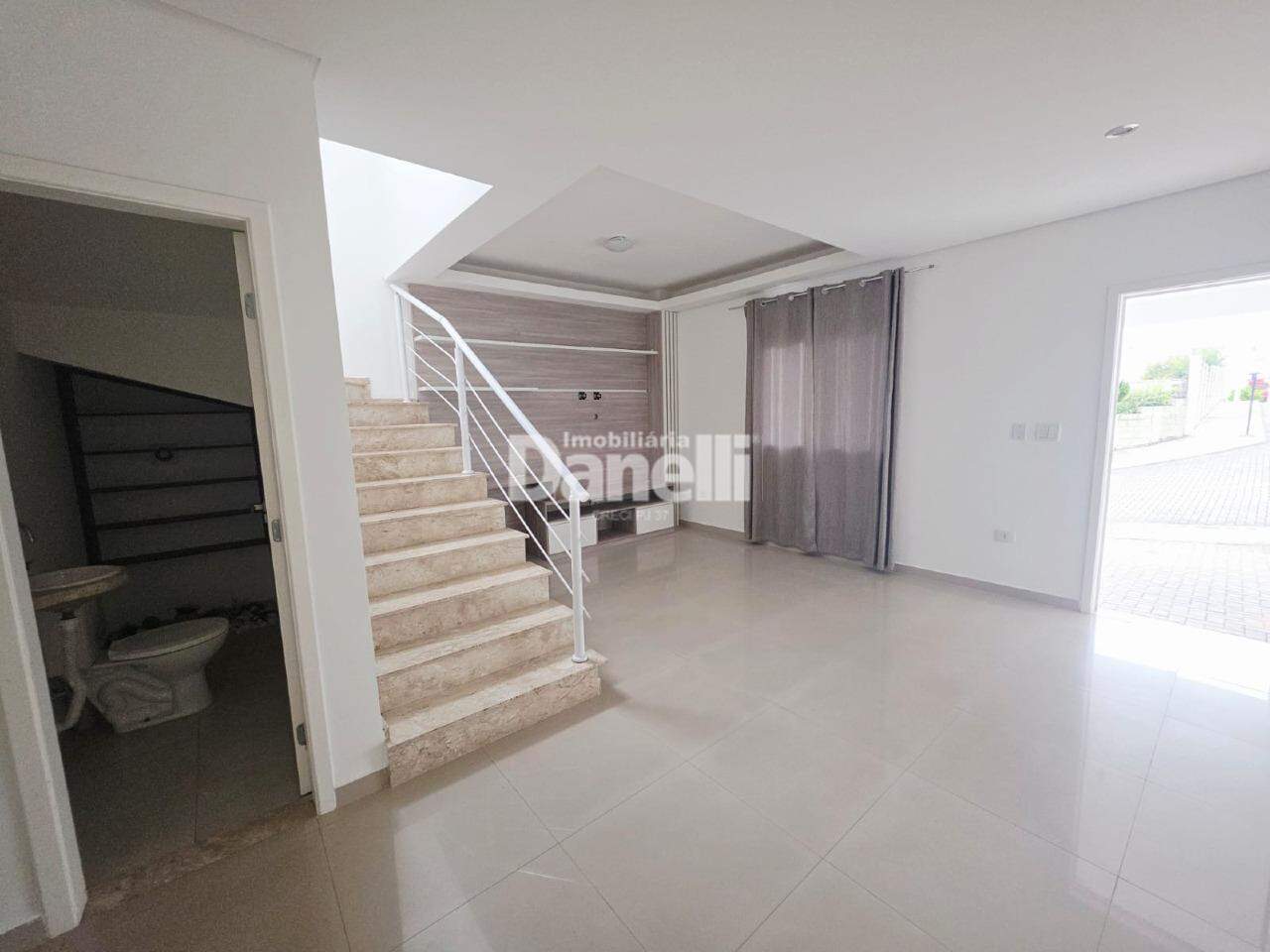 Casa em Condomínio à venda no Vila Areão: 