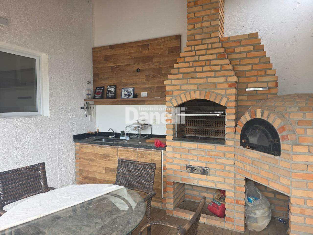 Casa em Condomínio à venda no Vila Areão: 