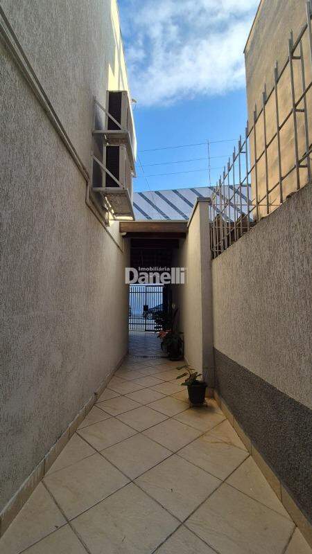 Sobrado à venda no Jardim Maria Augusta: 