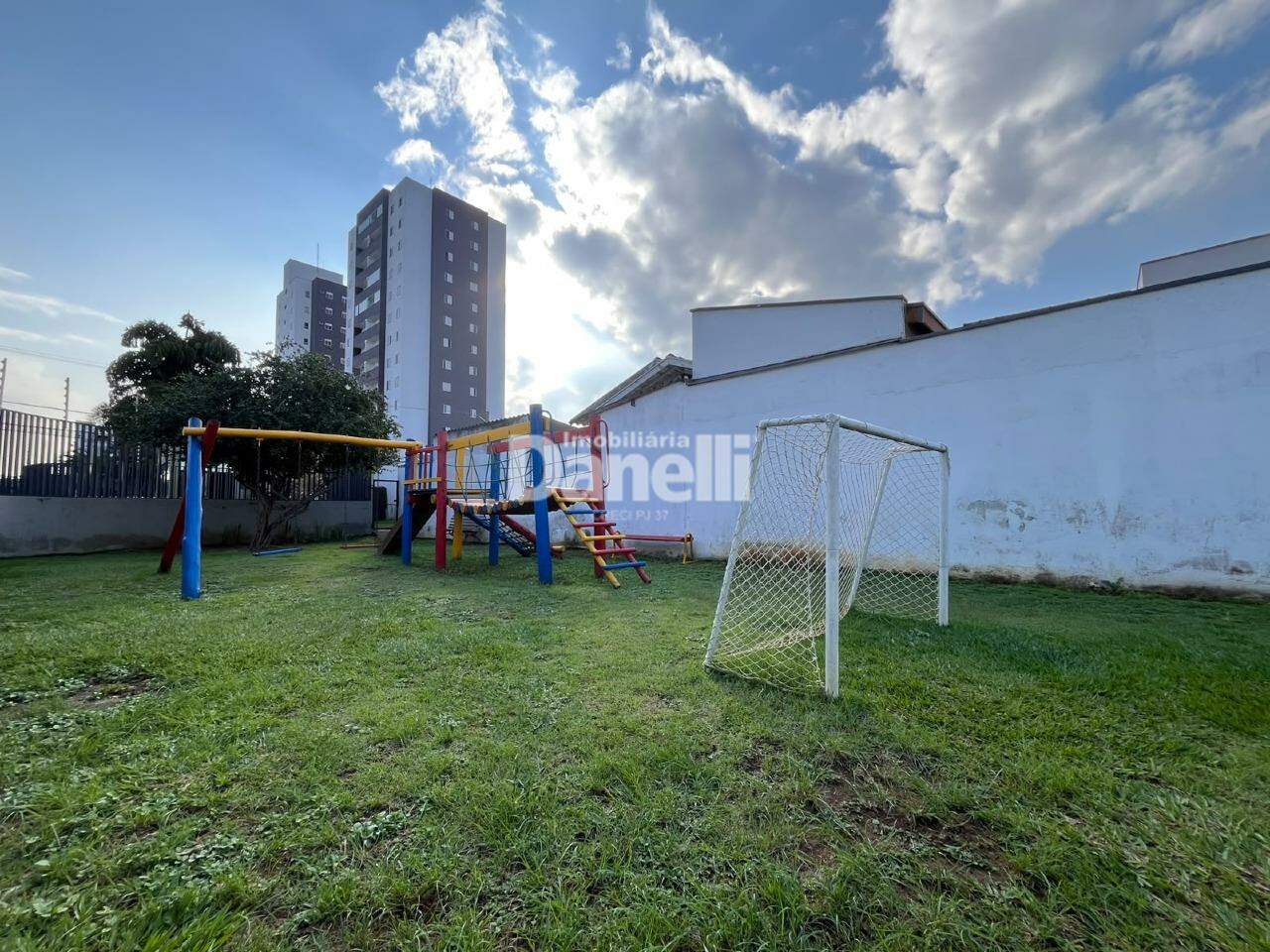 Casa em Condomínio à venda no Parque São Luís: Playground