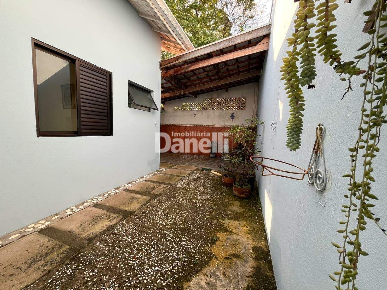 Casa em Condomínio à venda no Parque São Luís: Acesso área externa