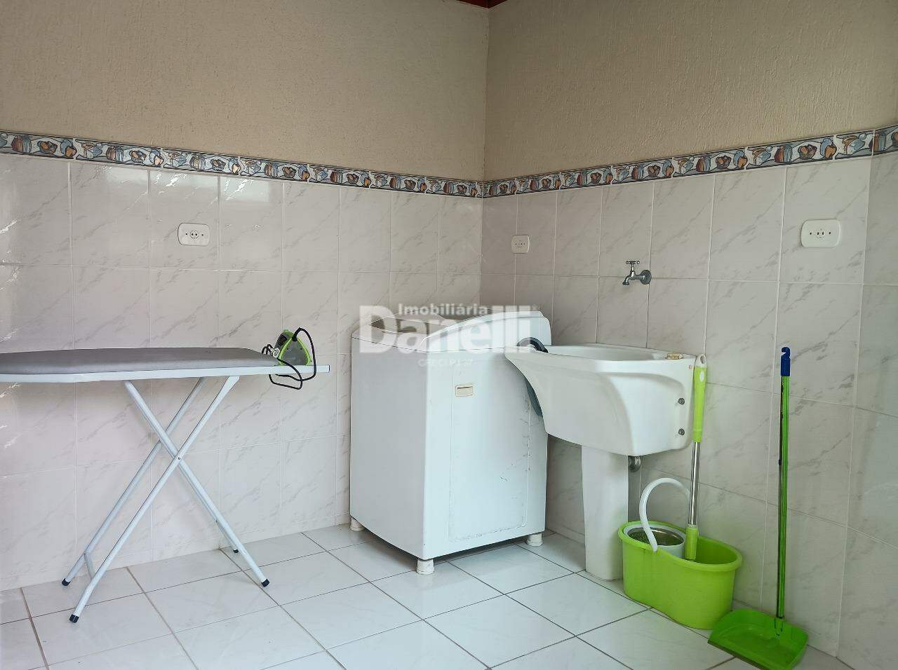 Casa em Condomínio à venda no Condominio Residencial Real Ville: Área de Serviço