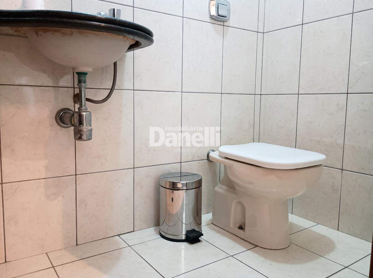 Casa em Condomínio à venda no Condominio Residencial Real Ville: Lavabo