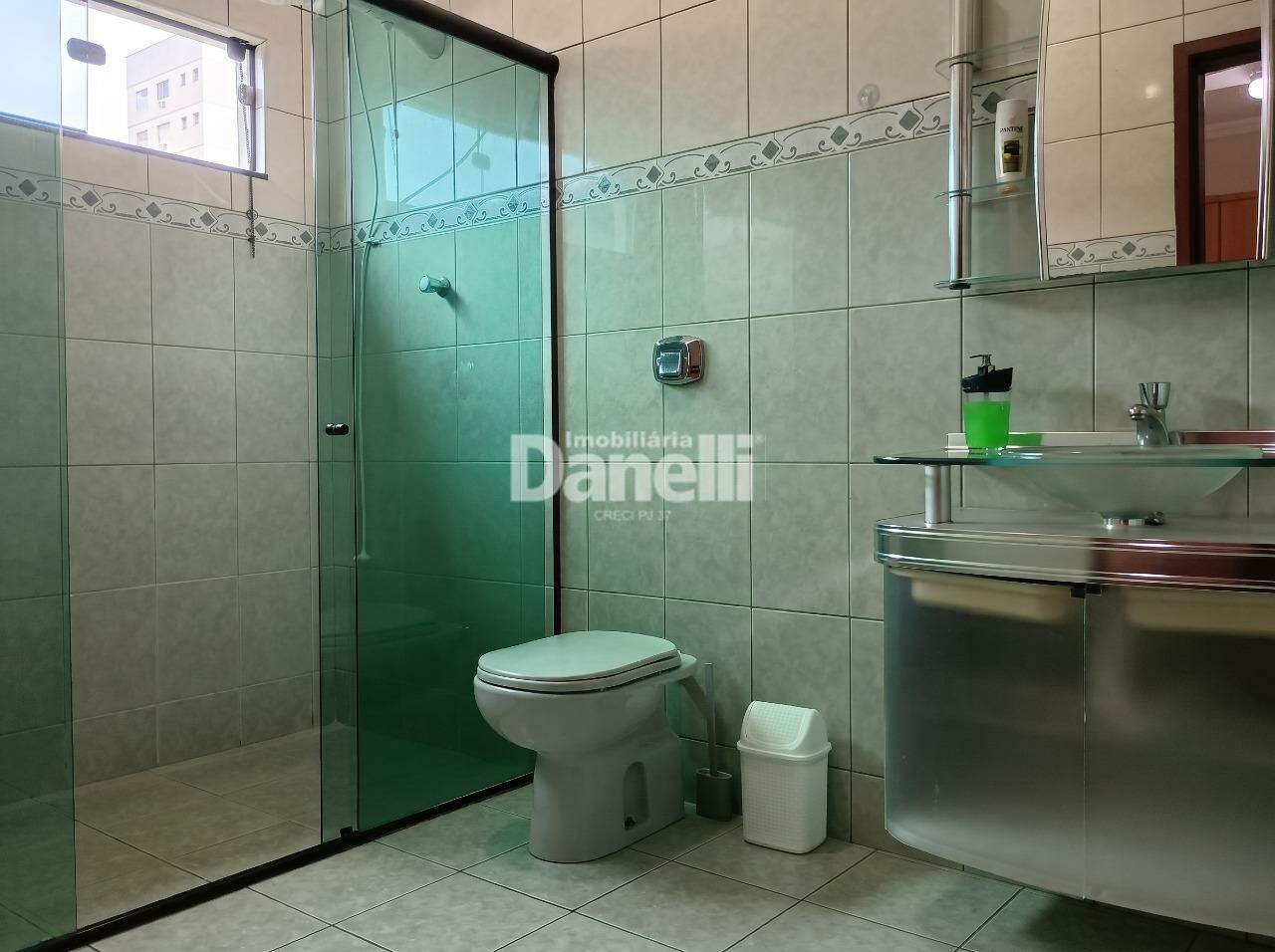 Casa em Condomínio à venda no Condominio Residencial Real Ville: Banheiro Suíte