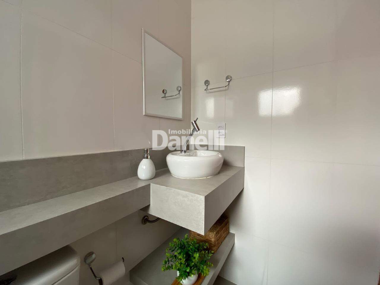 Casa à venda no Jardim Independência: lavabo