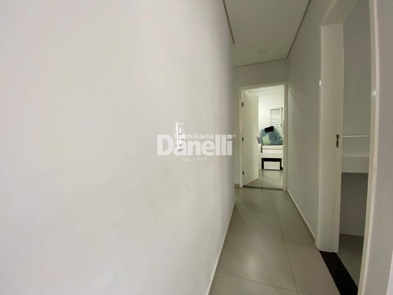 Casa à venda no Jardim Independência: acesso a área privada