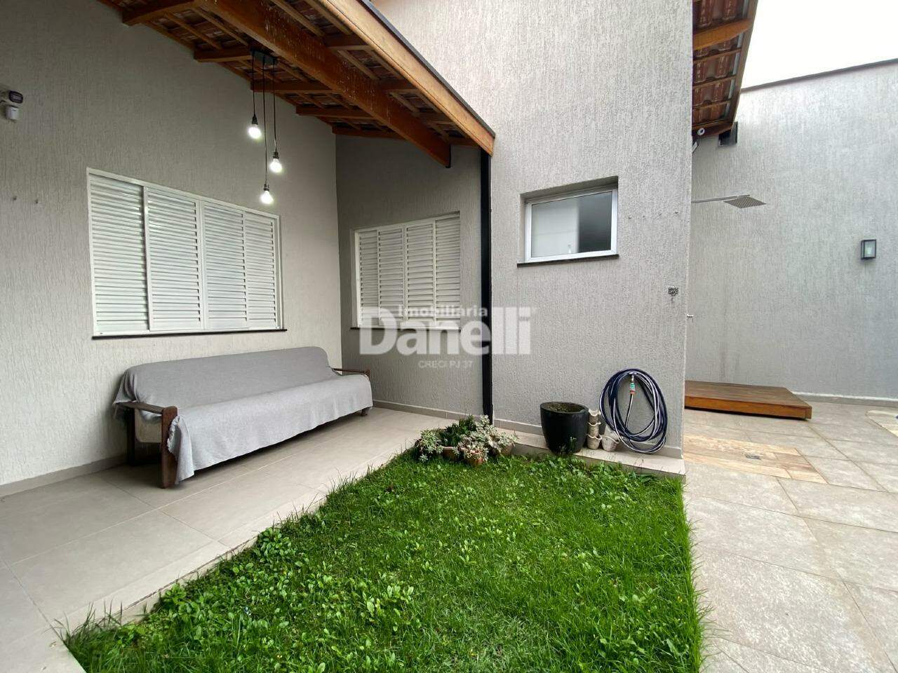 Casa à venda no Jardim Independência: área externa