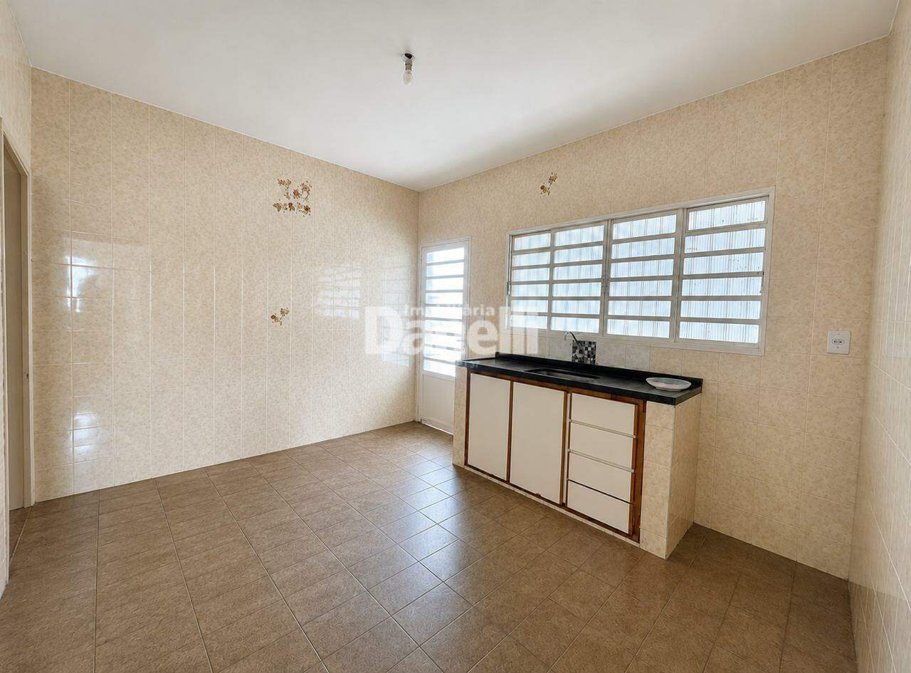 Casa para aluguel no Loteamento Jardim dos Eucaliptos: 
