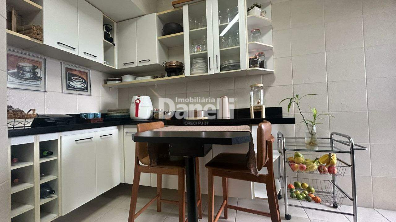 Apartamento à venda no Areao: 
